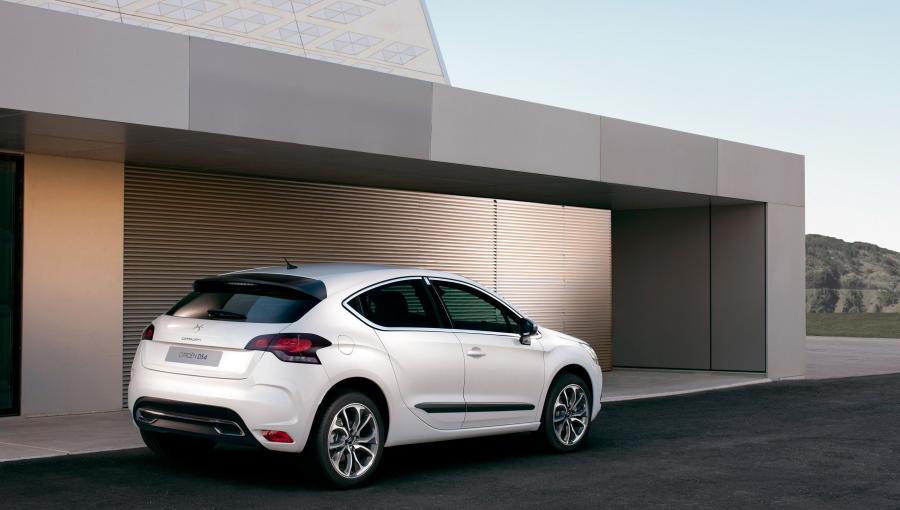  Citroen DS4 2010 года  (фото 10 из 143)